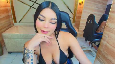 Snapshot of nkbaby_r chatting on 11/10/25, 01:21 nkbaby_r online show from 11/10/25, 01:21