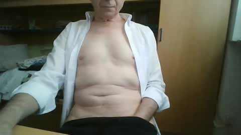 Snapshot of nkdyy chatting on 05/18/26, 12:33 nkdyy online show from 05/18/26, 12:33