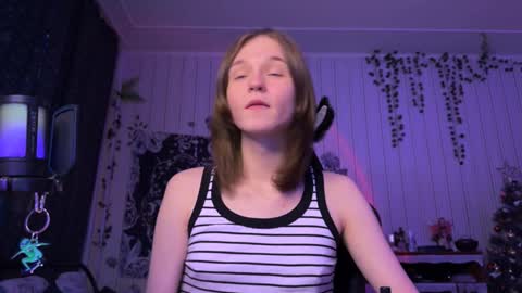 Snapshot of nloraaa chatting on 12/26/24, 11:10 Tears Lora online show from 12/26/24, 11:10