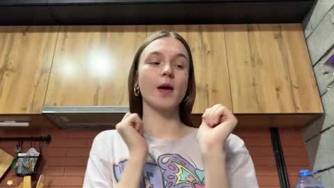 Snapshot of nloraaa chatting on 11/08/25, 07:41 Tears Lora online show from 11/08/25, 07:41