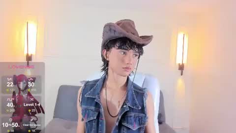 Snapshot of noa_03 chatting on 08/07/26, 08:22 noa_03 online show from 08/07/26, 08:22