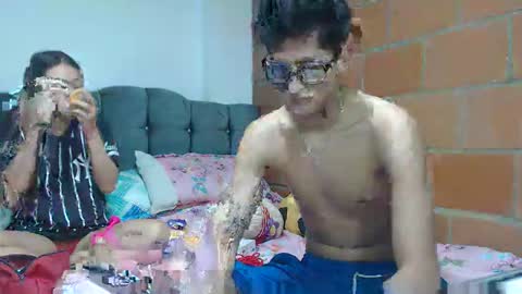 Snapshot of noa_arez chatting on 11/21/25, 09:52 NoaandArez online show from 11/21/25, 09:52