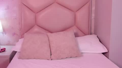   ambarsulliva  online show from 02/18/25, 07:09