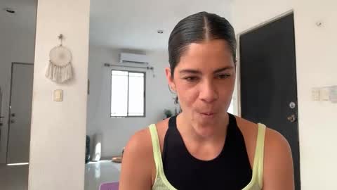 Snapshot of noaahna chatting on 03/19/26, 05:06 noaahna online show from 03/19/26, 05:06