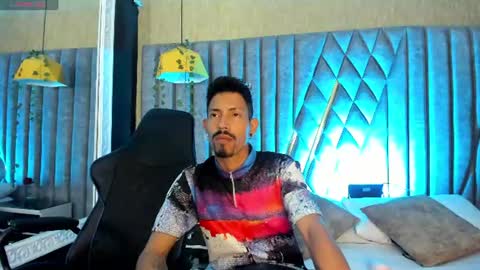 Snapshot of noaahtylor chatting on 07/10/26, 05:01 Noah online show from 07/10/26, 05:01