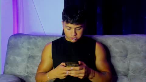 Snapshot of noah_223 chatting on 12/15/25, 04:28 noah_223 online show from 12/15/25, 04:28