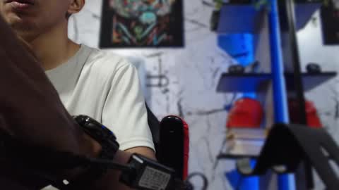 Snapshot of noah_89r chatting on 02/16/25, 04:09 Sebastian online show from 02/16/25, 04:09