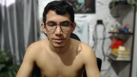 Snapshot of noah_89r chatting on 12/04/25, 08:06 Sebastian online show from 12/04/25, 08:06