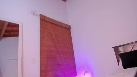 Sara  online show from 11/20/25, 03:39