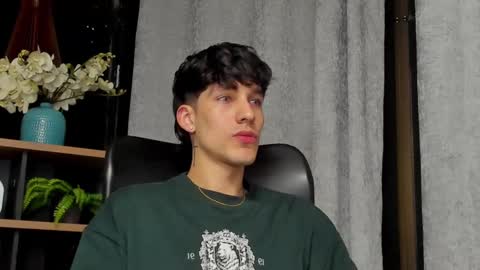 Snapshot of noah_brigth chatting on 02/16/25, 02:09 Noah Brigth online show from 02/16/25, 02:09