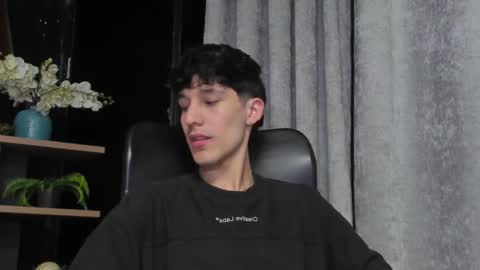 Snapshot of noah_brigth chatting on 02/20/25, 03:01 Noah Brigth online show from 02/20/25, 03:01