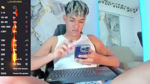 Snapshot of noah_carter66 chatting on 04/06/26, 02:09 noah online show from 04/06/26, 02:09
