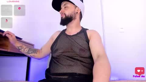 noah_devil_ online show from 11/01/25, 02:24