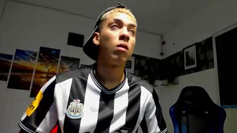 Snapshot of noah_flynn1 chatting on 10/28/25, 06:17 noah_flynn1 online show from 10/28/25, 06:17