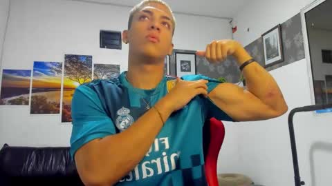 Snapshot of noah_flynn1 chatting on 11/22/25, 06:34 noah_flynn1 online show from 11/22/25, 06:34