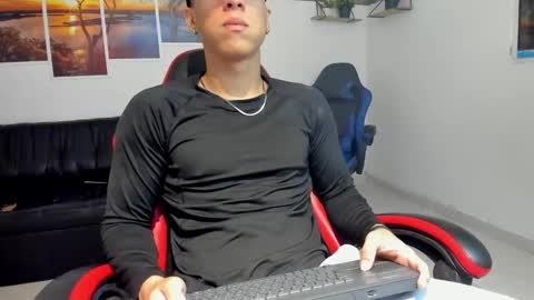 Snapshot of noah_flynn1 chatting on 02/18/26, 09:27 noah_flynn1 online show from 02/18/26, 09:27