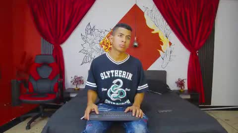 Snapshot of noah_greenhart chatting on 01/18/26, 04:00 Noah online show from 01/18/26, 04:00