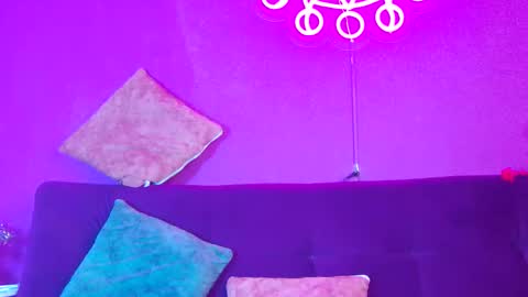 Snapshot of noah_greenhart chatting on 02/20/26, 09:37 Noah online show from 02/20/26, 09:37