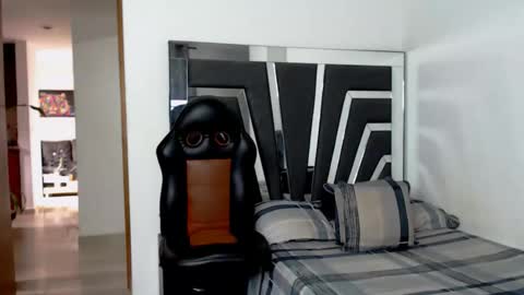 Noah Harris01 online show from 11/02/25, 12:07