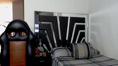 Noah Harris01 online show from 11/04/25, 01:21