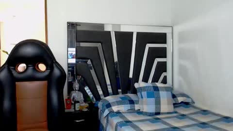 Noah Harris01 online show from 11/26/25, 02:07