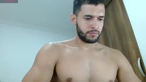 Snapshot of noah_jhonsonn chatting on 09/23/25, 02:42 Noah online show from 09/23/25, 02:42