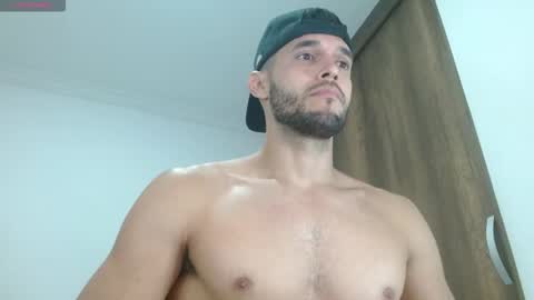 Snapshot of noah_jhonsonn chatting on 10/01/25, 12:22 Noah online show from 10/01/25, 12:22