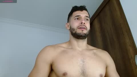 Snapshot of noah_jhonsonn chatting on 10/15/25, 03:56 Noah online show from 10/15/25, 03:56