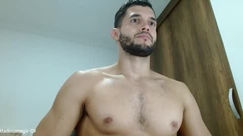 Snapshot of noah_jhonsonn chatting on 11/04/25, 11:31 Noah online show from 11/04/25, 11:31