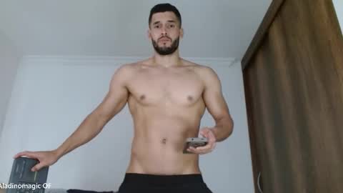 Snapshot of noah_jhonsonn chatting on 02/20/26, 05:35 Noah online show from 02/20/26, 05:35