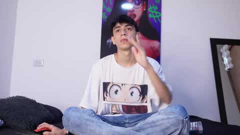 Snapshot of noah_loveboy chatting on 01/07/25, 02:53 Noah online show from 01/07/25, 02:53