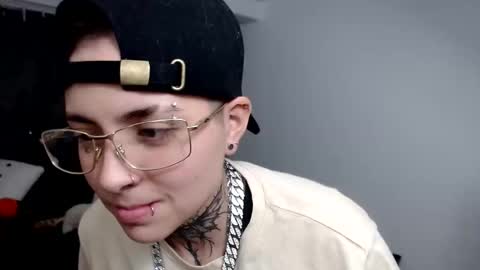 Snapshot of noah_martini chatting on 12/06/24, 02:13 noah hehim online show from 12/06/24, 02:13