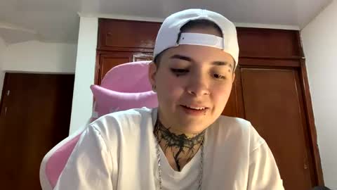 Snapshot of noah_martini chatting on 01/24/25, 02:07 noah hehim online show from 01/24/25, 02:07