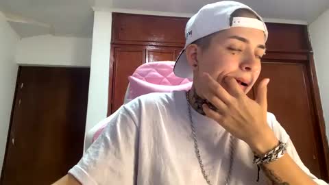 Snapshot of noah_martini chatting on 01/25/25, 02:37 noah hehim online show from 01/25/25, 02:37