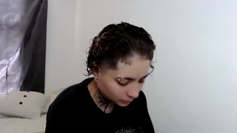 Snapshot of noah_martini chatting on 02/21/25, 06:15 noah hehim online show from 02/21/25, 06:15