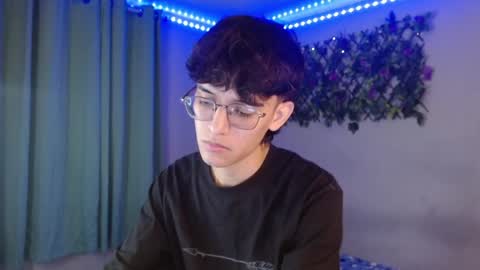 Snapshot of noah_millerx_ chatting on 04/12/26, 05:01 noah online show from 04/12/26, 05:01