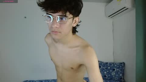 Snapshot of noah_millerx_ chatting on 05/05/26, 03:47 noah online show from 05/05/26, 03:47
