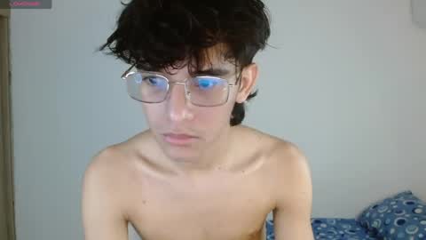 Snapshot of noah_millerx_ chatting on 05/08/26, 04:40 noah online show from 05/08/26, 04:40
