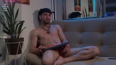 Snapshot of noah_oliveira chatting on 05/26/26, 11:45 Noah Oliveira online show from 05/26/26, 11:45