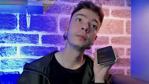    online show from 09/19/25, 12:39