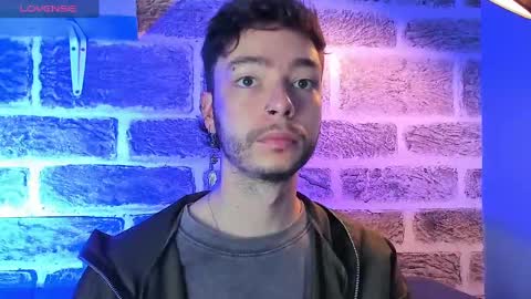    online show from 10/01/25, 12:33