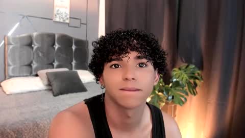 noah_smith04 online show from 11/19/25, 12:27