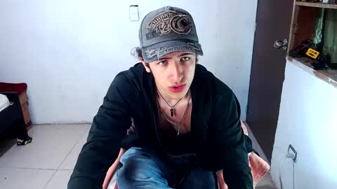 Snapshot of noah_sokolov_ chatting on 05/13/26, 08:49 Kervs online show from 05/13/26, 08:49