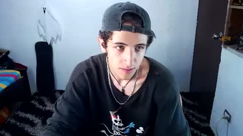 Snapshot of noah_sokolov_ chatting on 06/09/26, 04:40 Kervs online show from 06/09/26, 04:40