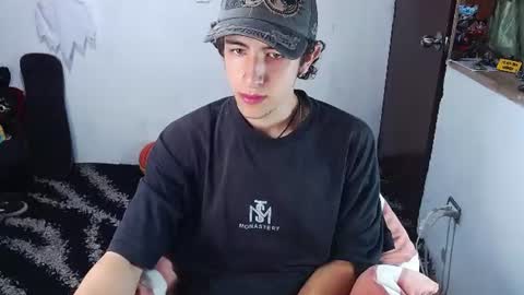 Snapshot of noah_sokolov_ chatting on 06/16/26, 07:49 Kervs online show from 06/16/26, 07:49