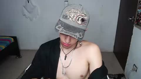 Snapshot of noah_sokolov_ chatting on 07/23/26, 04:27 Kervs online show from 07/23/26, 04:27