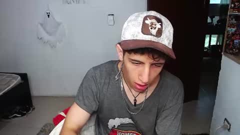 Snapshot of noah_sokolov_ chatting on 07/25/26, 10:07 Kervs online show from 07/25/26, 10:07