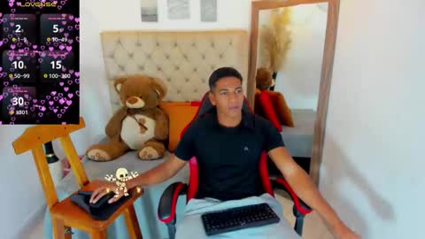 Snapshot of noah_sthone chatting on 01/12/26, 03:23 N O AH - S T H O N E online show from 01/12/26, 03:23