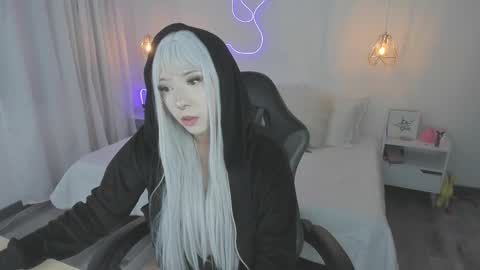 Snapshot of noahcryptic chatting on 01/10/26, 06:04 Noah online show from 01/10/26, 06:04