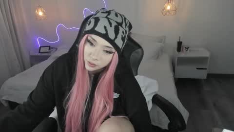 Snapshot of noahcryptic chatting on 02/13/26, 04:30 Noah online show from 02/13/26, 04:30